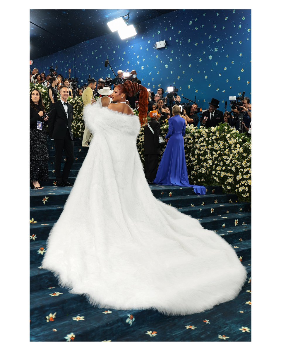 MichaelKors's tweet image. Global superstar Megan Thee Stallion arrives at the 2025 Met Gala wearing a custom Michael Kors Collection optic white faux fox opera coat with a sequin lining over an optic white lace goddess gown with crystal hand embroidery.

The 2025 Met Gala celebrates the opening of…