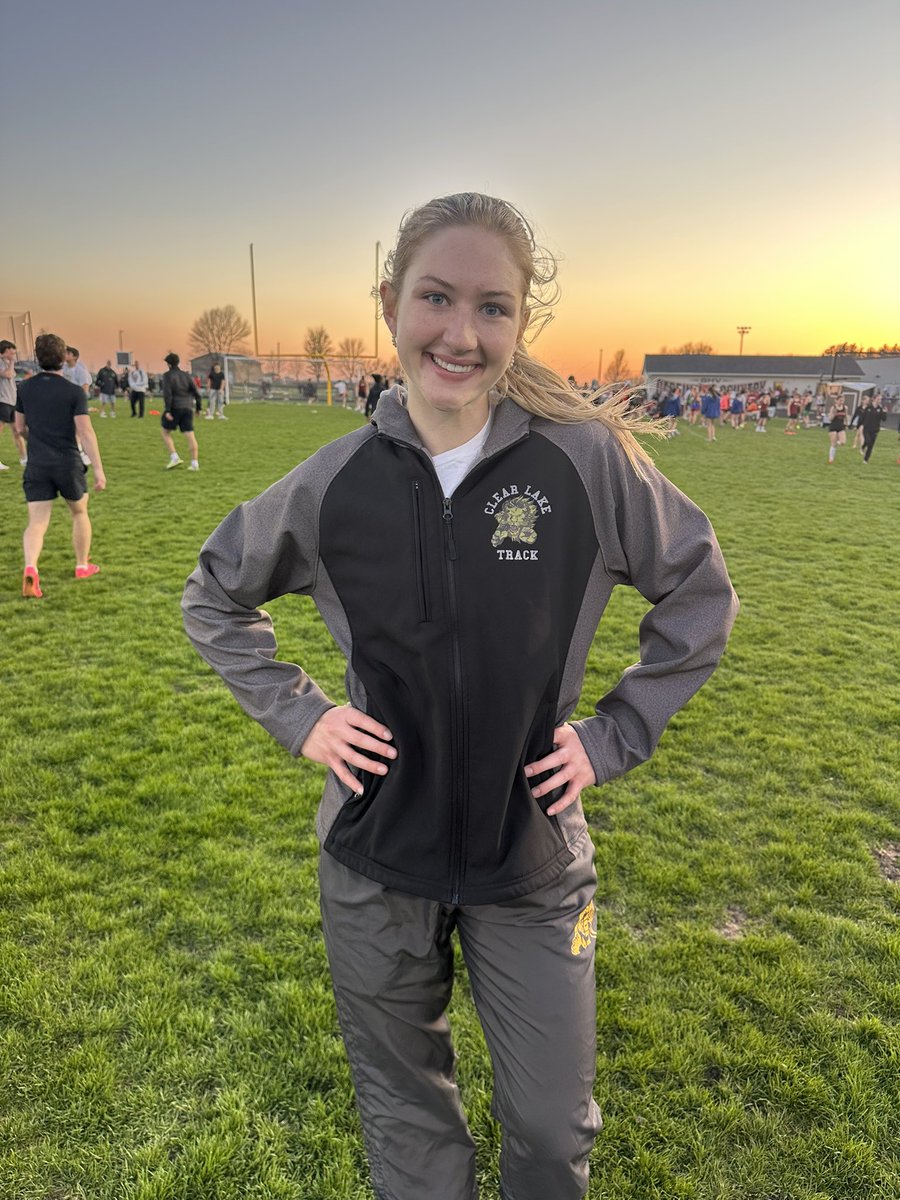 New school record: 200 Reese Brownlee 24.68! 🔥
