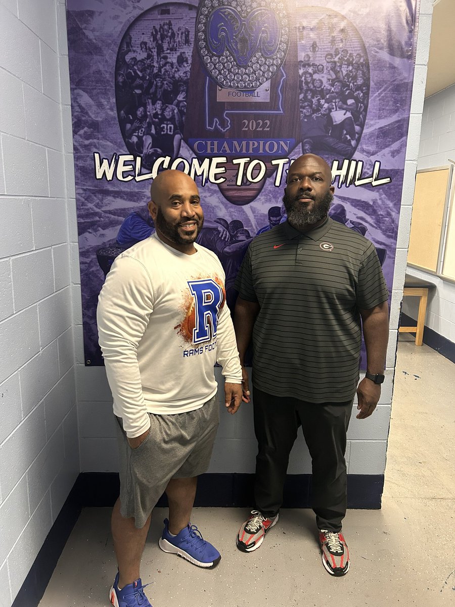 Ramsay Football (@ramsayfootball) on Twitter photo Thanks to <a href="/TravionScott/">Tray Scott</a> from <a href="/UGAFootball1/">UGA Football</a> for visiting our scholar athletes on “The Hill”
#Webleedblue
#RecruitTheHill Thanks to <a href="/TravionScott/">Tray Scott</a> from <a href="/UGAFootball1/">UGA Football</a> for visiting our scholar athletes on “The Hill”
#Webleedblue
#RecruitTheHill