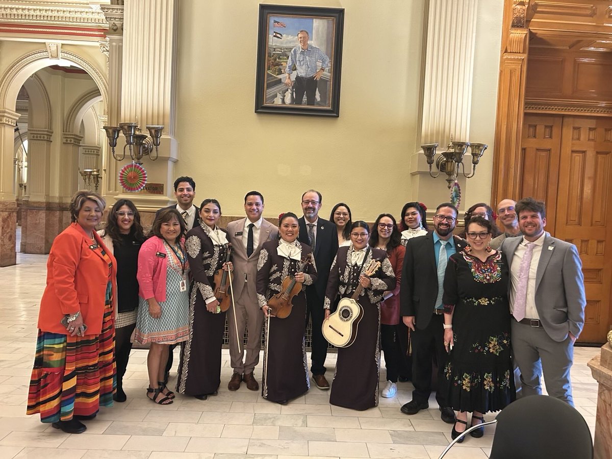 2 days left to go!

SB-071 - Prohibit Restrictions on 340B Drugs passed second reading today!

Also Pueblo was in the House as well!

And of course Cinco de Mayo festivities! 

#teammartinez #teamsoco #uniontown