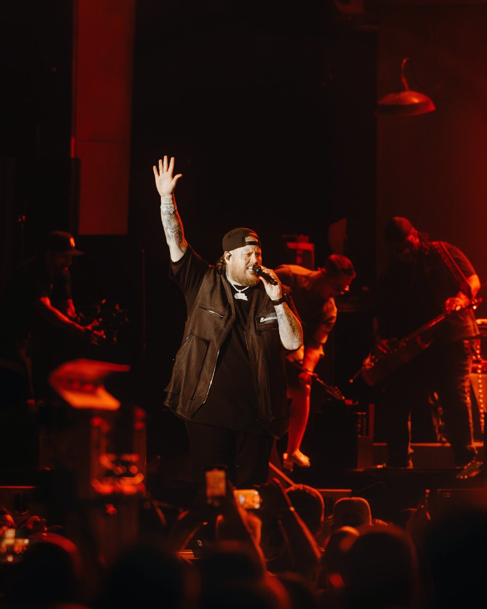 nolen ryan (@nolenryan) on Twitter photo // <a href="/PostMalone/">Post Malone</a> + <a href="/JellyRoll615/">Jelly Roll</a> at <a href="/AllegiantStadm/">Allegiant Stadium</a> — V.III.MMXXV
Shot with <a href="/CanonUSA/">CanonUSA</a> R5 + RF 70-200 2.8 + RF 24-70 2.8 using a <a href="/Tiffentweets/">The Tiffen Company</a> pro mist 1/4 filter. // <a href="/PostMalone/">Post Malone</a> + <a href="/JellyRoll615/">Jelly Roll</a> at <a href="/AllegiantStadm/">Allegiant Stadium</a> — V.III.MMXXV
Shot with <a href="/CanonUSA/">CanonUSA</a> R5 + RF 70-200 2.8 + RF 24-70 2.8 using a <a href="/Tiffentweets/">The Tiffen Company</a> pro mist 1/4 filter.