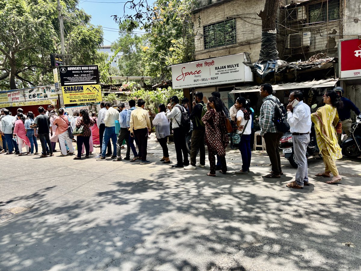 Roopesh Dhanawade™️ tweet media