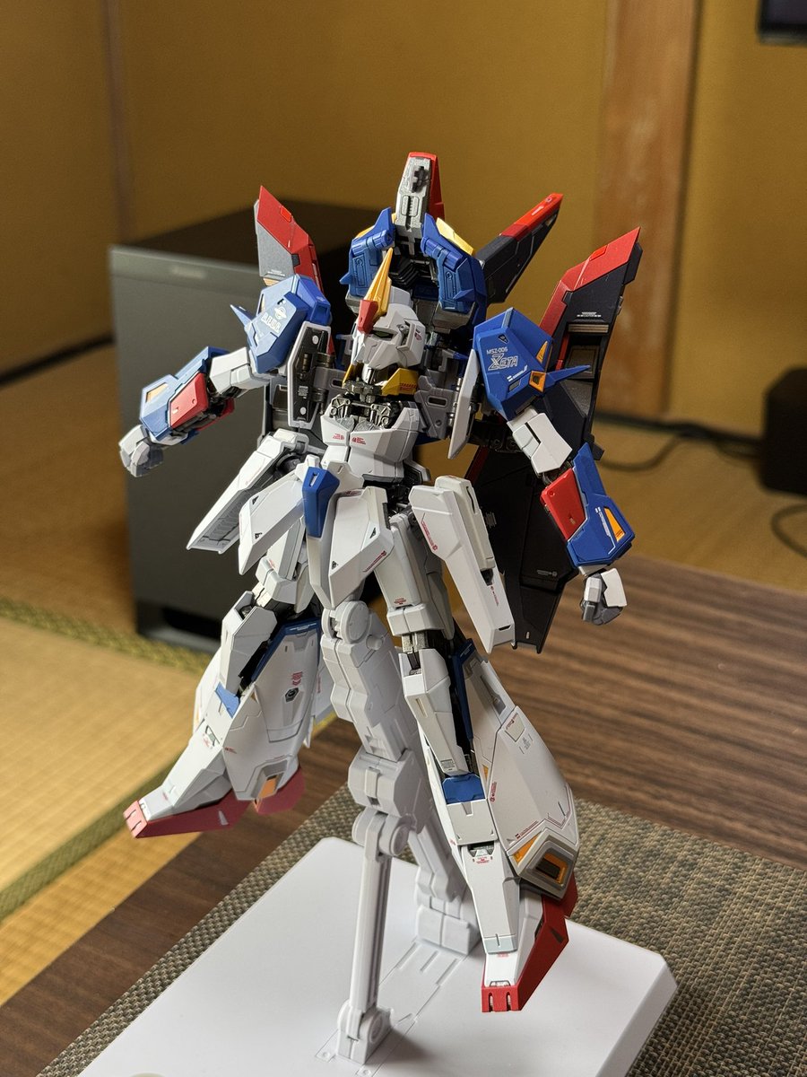 youpani's tweet photo. #METALBUILD
#Zガンダム
GW最終日、Zガンダムを変型させてみた。思ったほど厚みなくてカッコいい！ https://t.co/ZivM4ahJII