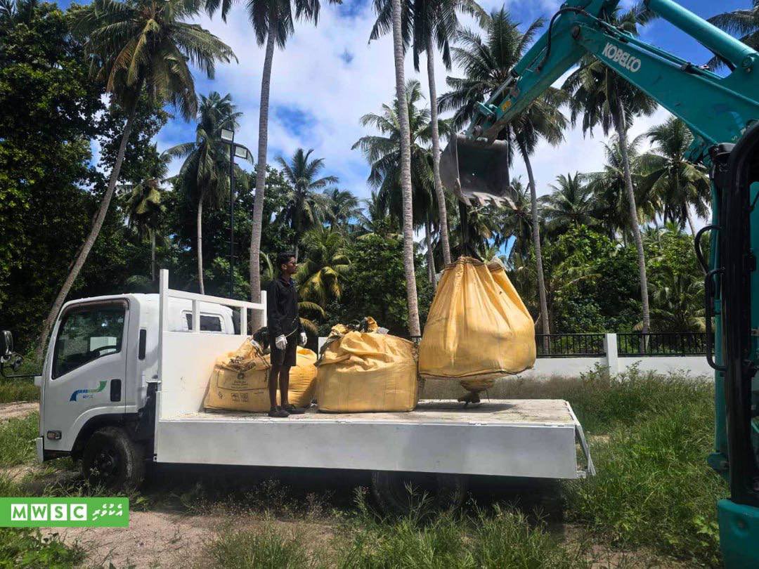 MWSC_Official's tweet image. Laboratory equipments, odor system, and jetting machine for Gdh.Vaadhoo Water &amp;amp; Sewerage Project has been delivered to project sites. 
#TeamMWSC #MWSCProjects