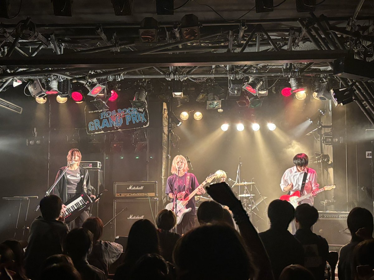 JYOJIROCK's tweet photo. ［JYOJI-ROCK presents ザ・サーキット！~GB編~］

5組目:14病。
6組目:ジャストリブート
7組目:Fuzzy nova
8組目Silver Brunia

久々に演奏聴くとすごく成長してるのがとても感じられますね、、！！！胸が熱くなります！！！ https://t.co/uskaBmlrzo
