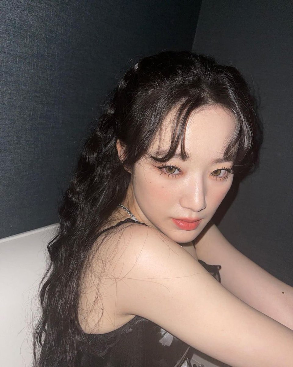 knyxdemonic's tweet image. aprovechando mi ropa de emo decidí irme a aventurar al #æ𖥔ꮪ𝕡ᥲr𝐤𝑙ᧉ𐙚co𝕟cer𝖙 (๑&apos;ᵕ&apos;๑)⸝* conseguí my #𝕺𝟓𝜗æ𝚝𝐢c𝚔et lo más cercas posible del escenario ! así que beep beep me voy directo al #𝕊𝐘𝗡𝙆ਓH𝕐ᕈEℜʼL𝐈ℕE会

  𝑓lo𝚠er 𝐡asʜ𝚒ra ❀𖥨᩠ׄ݁  #𝚛uby