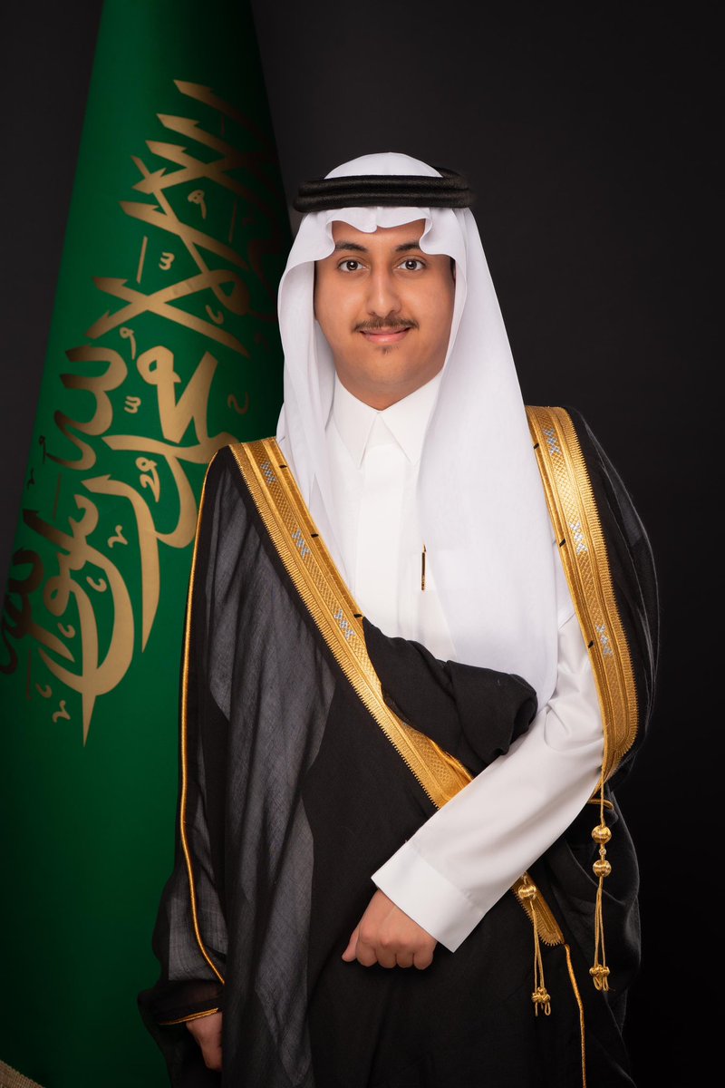 الحمدلله الذي بنعمته تتم الصالحات تم تخرج 
المهندس/ طلق ماضي فهد عبدالعزيز الطلق من جامعة الأمير فهد بن سلطان _بكالوريوس هندسة الطاقة المتجددة ضمن برنامج نيوم للابتعاث مع مرتبة الشرف 
#جامعة_الامير_فهد_بن_سلطان 
#الرياض_الان_جدة_الان_الطاىف_الان 
#تبوك_الان 
#تيماء
#تخرج