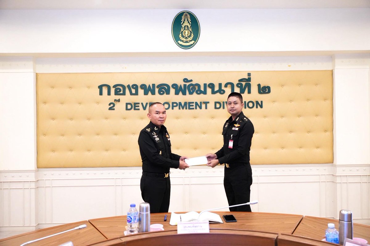 201_engineer's tweet image. พ.ท.กฤษฎา ตะเภาพงษ์ ผบ.ช.2 พัน.201 เข้ารับรางวัลการปฏิบัติงาน IRC 3 มิติ Influencer ของหน่วย ที่มียอดสูงสุด รอบ 6 เดือนแรก (ห้วง ก.ย. 67 - ก.พ. 68) โดยมี พล.ต.มงคล หอทอง ผบ.พล.พัฒนา 2 เป็นประธานในการมอบรางวัลและร่วมประชุมแนวทางในการปฏิบัติงานในห้วงต่อไป ณ ห้องประชุม บก.พล.พัฒนา 2