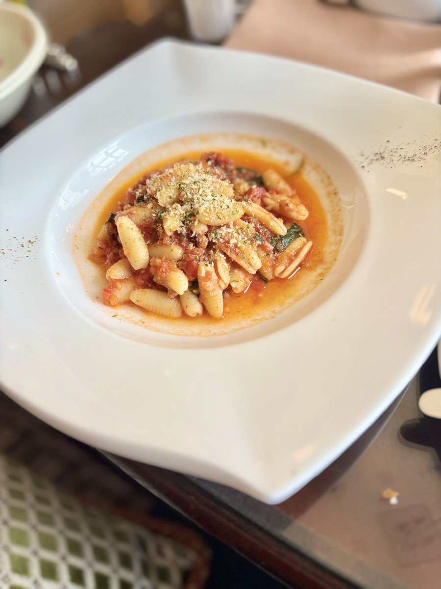 昨夜舞い込んできた幸運✨ドリーマーズラウンジ・スペシャルセット✨これが、これがやってみたかったんです〜😭優雅な空間は子連れにはハードル高いけど、比較的落ち着いててくれたからよかった✨紅茶飲み過ぎで帰りが大変です