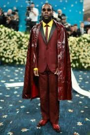 AkpraiseMedia's tweet photo. In case you missed it: here’s a thread of celebrities who shut down the #MetGala 2025 carpet. From icons to new faces, the theme “Superfine: Tailoring Black Style” brought tailored drama and dandy elegance.
Let’s go!
#MetGala2025 #FashionThread
🧵 https://t.co/haEdB8v65j