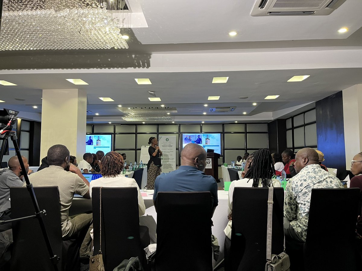 📍Kisumu, Kenya 

Our Gender Responsive Reporting and Communication Training is in full swing!

#GSMC #GenderCPD #GenderReporting #GenderStorytelling