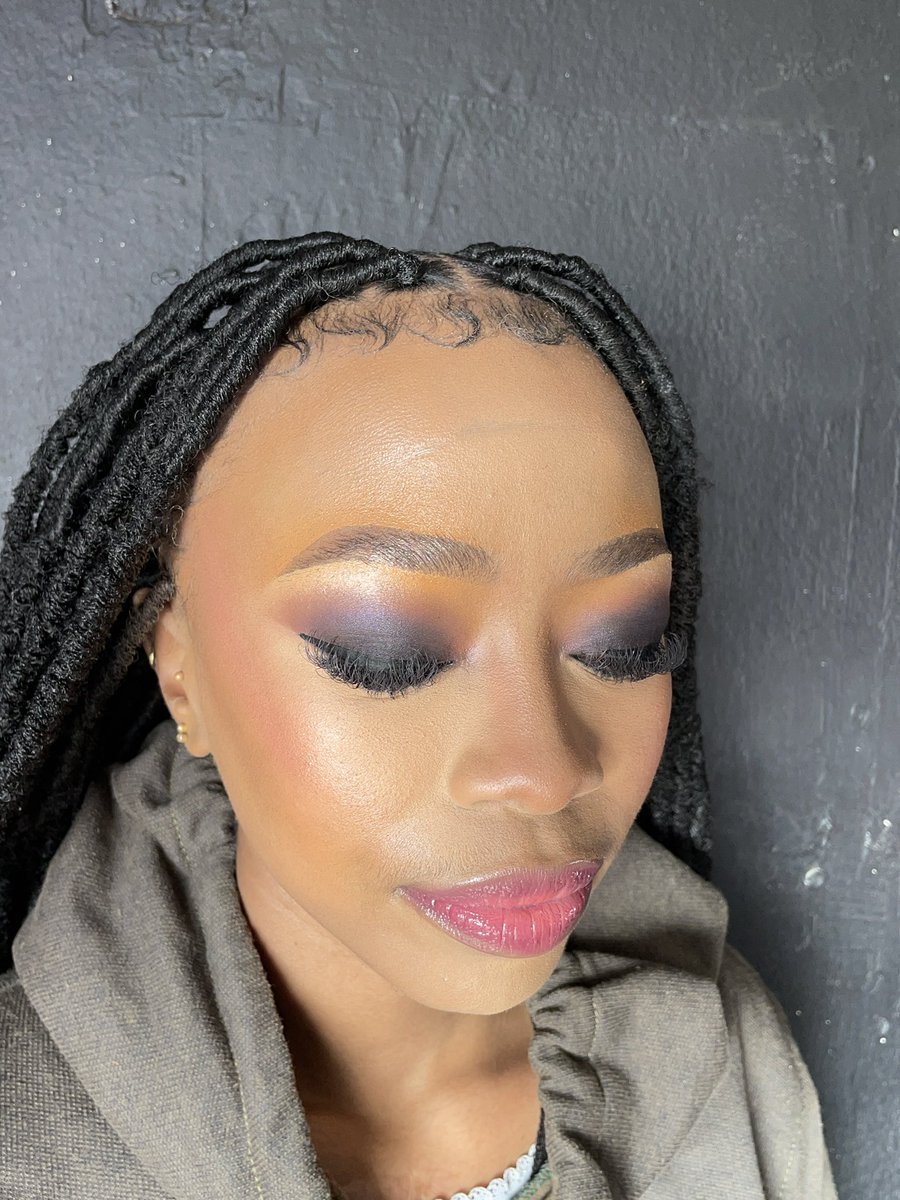 Hey guys! My name is Gomi, I am a makeup artist based in Bloemfontein. Please refer/book me💄💋
📍Based in Bloemfontein 
📞For bookings 0815516231

#makeupartistbfn #bloemtwitter