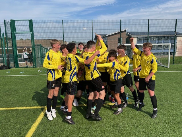MCSactive's tweet photo. The year 11 football boys won their final last week against Dylan Thomas, 3-1. They were amazing throughout and showed a level of composure and maturity. The attitude, effort and behaviour of the team was impressive. Thank you to Mr James for taking the team. @MorristonComp https://t.co/DfVwHgM66r