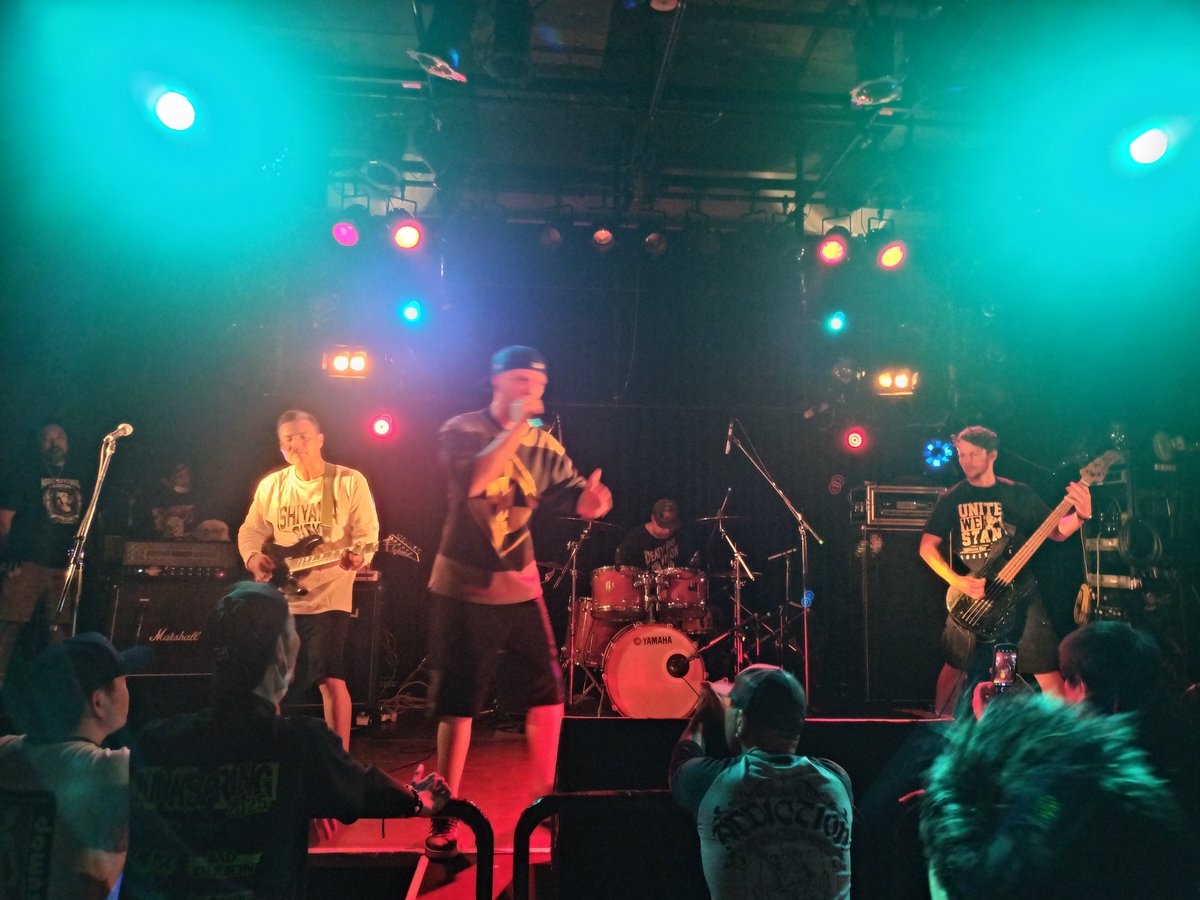 killingpunkrock's tweet photo. downset. Japan Tour 2025
w/ Aggressive Dogs / Fuckin Junkies / Daruma7
@ 滋賀U★STONE 
5.May.2025

GWライブ3連チャン三発目！
downset.を観に行ってきました。90年代のこういうミクスチャーって条件反射で身体が反応するねw
#downset #aggressivedogs              https://t.co/5MpOpqfCXG https://t.co/8dVMIFFdZp