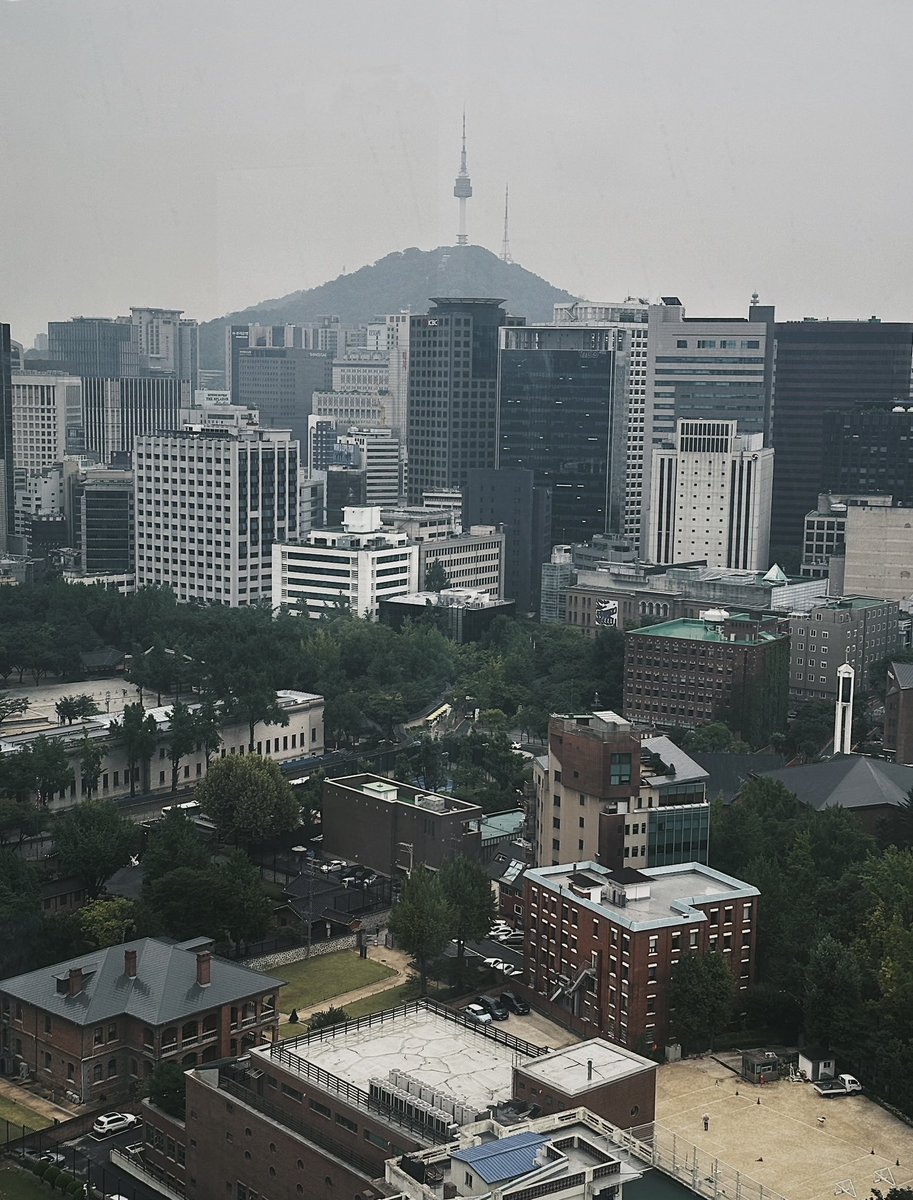 markximalist's tweet photo. Gloomy Seoul. https://t.co/aGOWyWUuP5