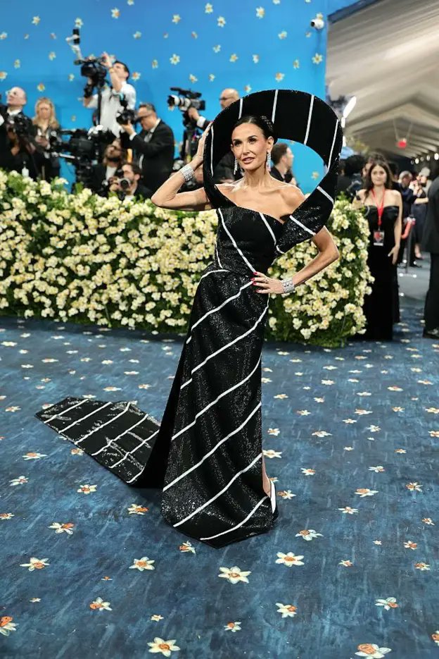 Sponsoru Dyson fansız vantilatör galiba.