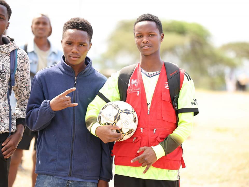 Spread_truthKE's tweet photo. May is #MentalHealthAwareness Month, & we continue to use the power of sports to champion mental well-being in our youth. Through teamwork, confidence-building, and safe spaces, we help young people grow stronger—mentally and physically.
#StrongerMinds
#SportsForWellness https://t.co/CefnAnSN4W