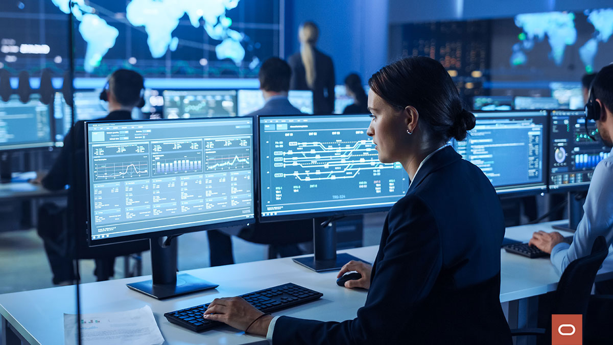 Oracle bietet mit der "Oracle Sovereign Cloud" das gleiche Produktangebot wie in der Public Cloud, nur mit strengerem Regelwerk. Maßgeschneidert für stark regulierte Industrien. Tobias Deml von Oracle gibt Details im Interview bei <a href="/CloudComputing/">cloudcomputing</a>-Insider: social.ora.cl/60142hVHk