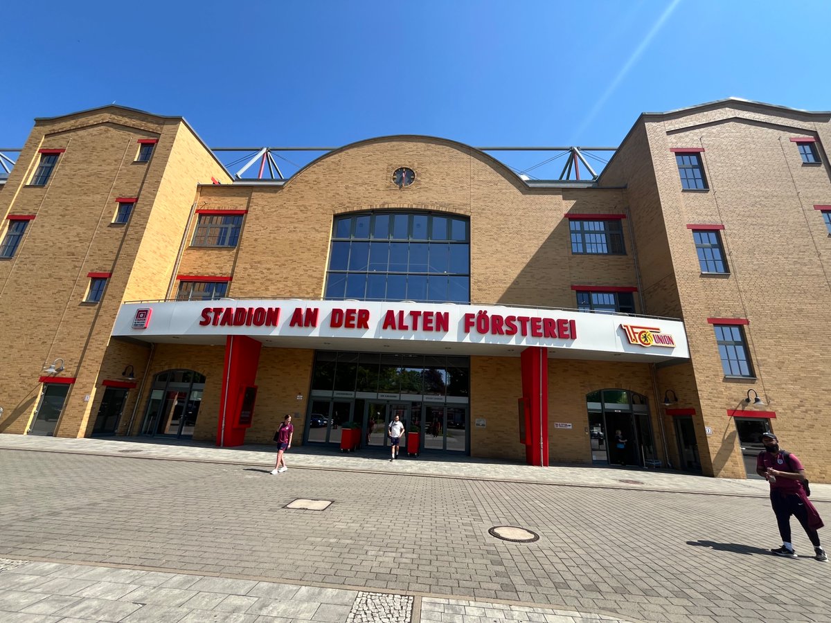 TabbyMagida's tweet photo. Good long weekend out in Berlin - Visiting the Academies of @HerthaBSC and @fcunion, and get to watch both Senior teams in action.
🇩🇪 rich culture https://t.co/vxLIWauVfb