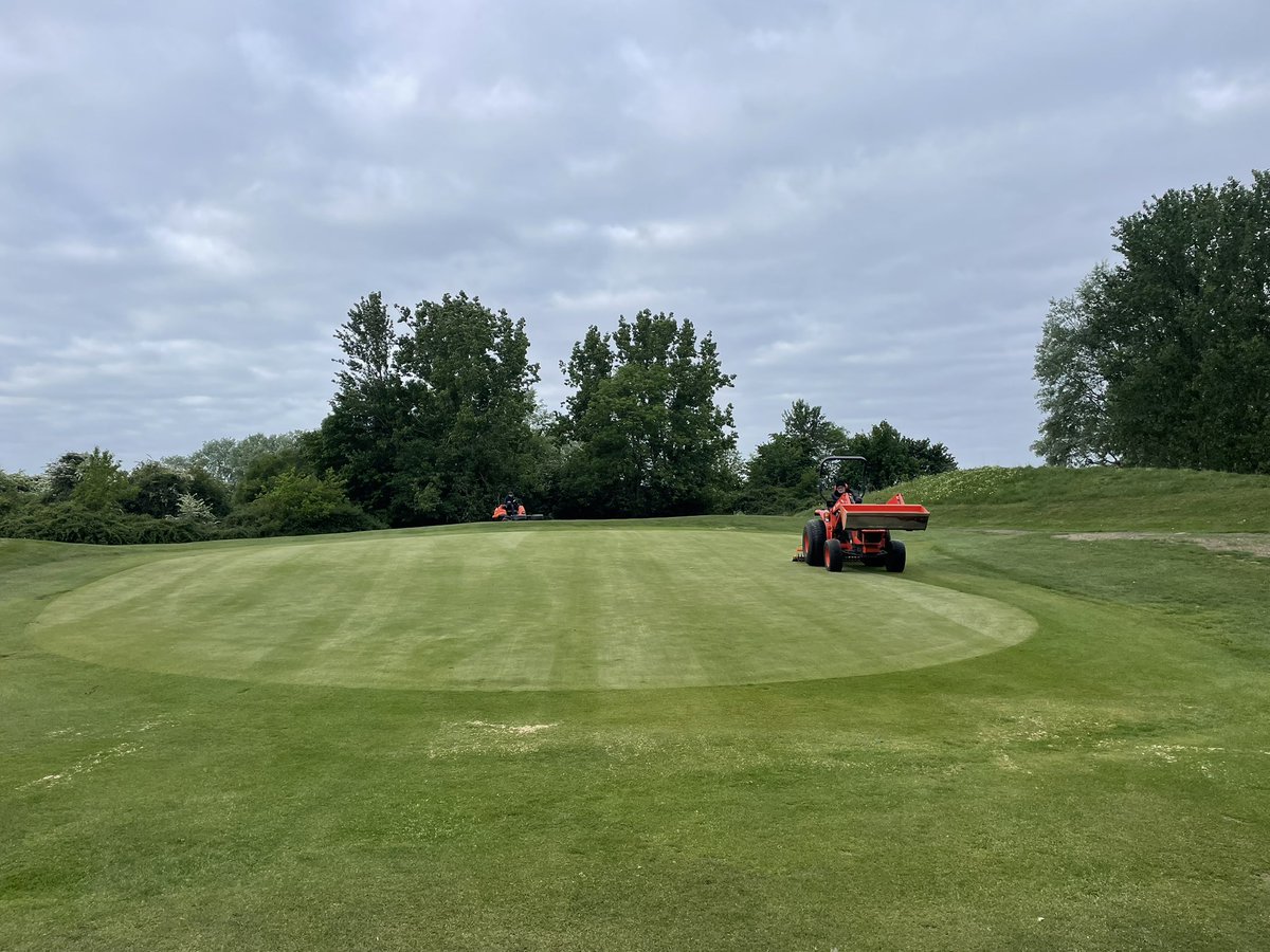 Greens_RGC's tweet photo. Top dress Tuesday @sisismachinery slit and brush followed by a clean up  👌🏻 https://t.co/yjQFkptkN2