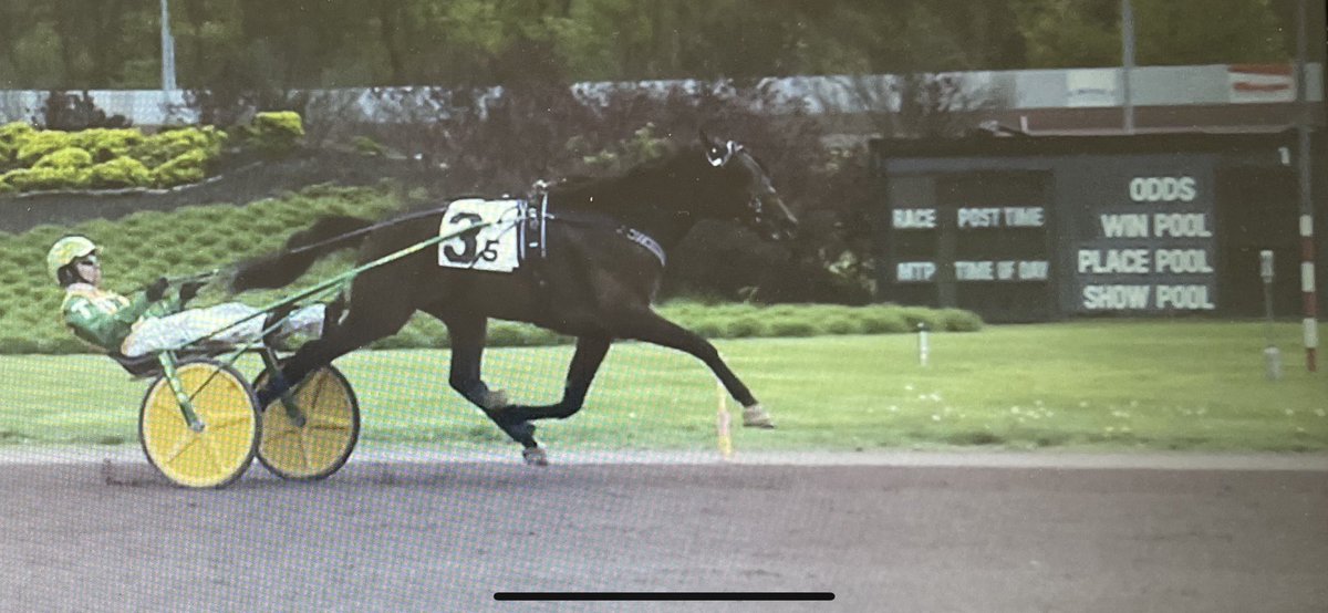 Härlig seger igår på Pocono racetrack med Aperfectyankees 3-åriga son Themoneyisback på 12,1