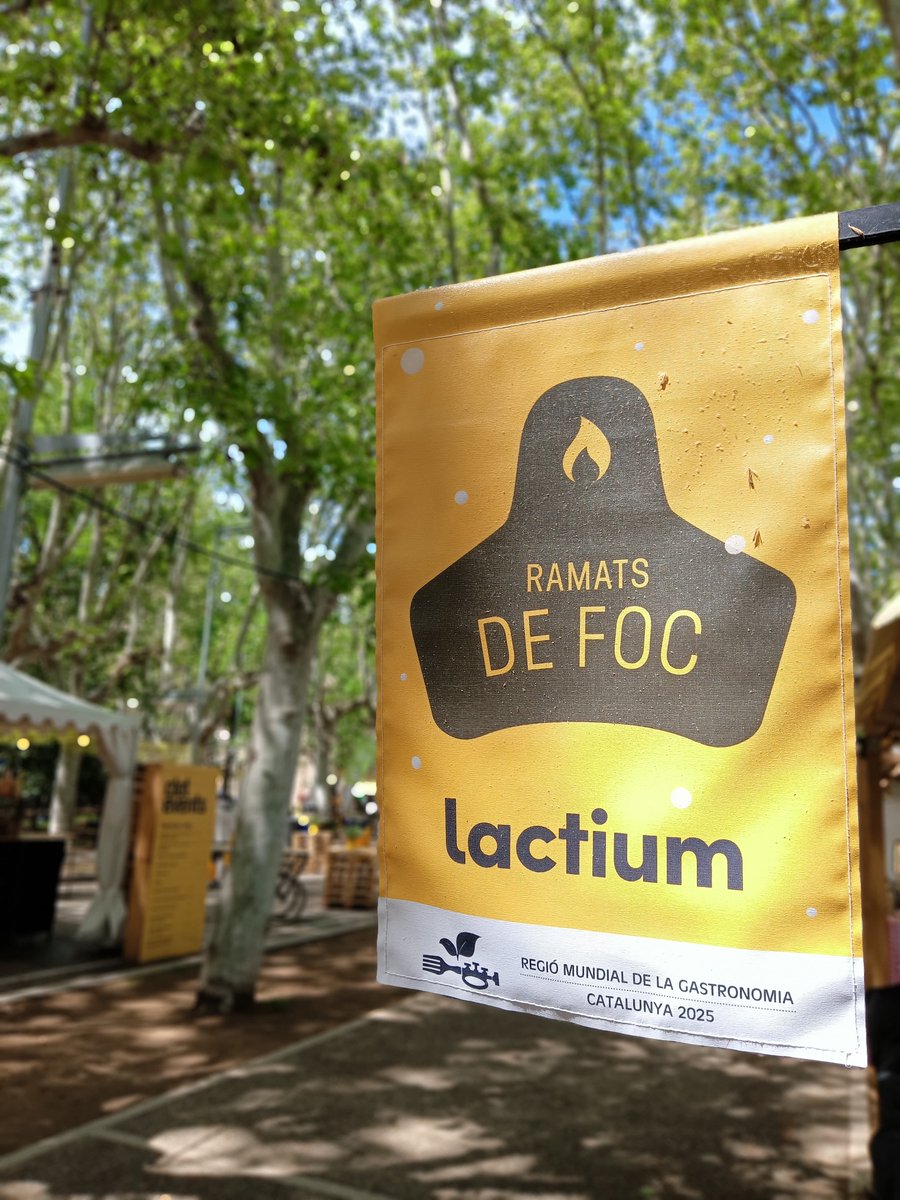 ramatsdefoc's tweet image. Aquest cap de setmana hem estat al @LactiumVic  compartint tastos i converses sobre #formatge, #territori i #ramaderia 🌿🧀 Gràcies a l’organització i a tothom que va fer-ho possible. Ens emportem una molt bona experiència d’intercanvi i ganes de seguir fent xarxa 🤝