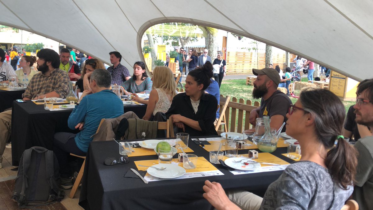 ramatsdefoc's tweet image. Aquest cap de setmana hem estat al @LactiumVic  compartint tastos i converses sobre #formatge, #territori i #ramaderia 🌿🧀 Gràcies a l’organització i a tothom que va fer-ho possible. Ens emportem una molt bona experiència d’intercanvi i ganes de seguir fent xarxa 🤝