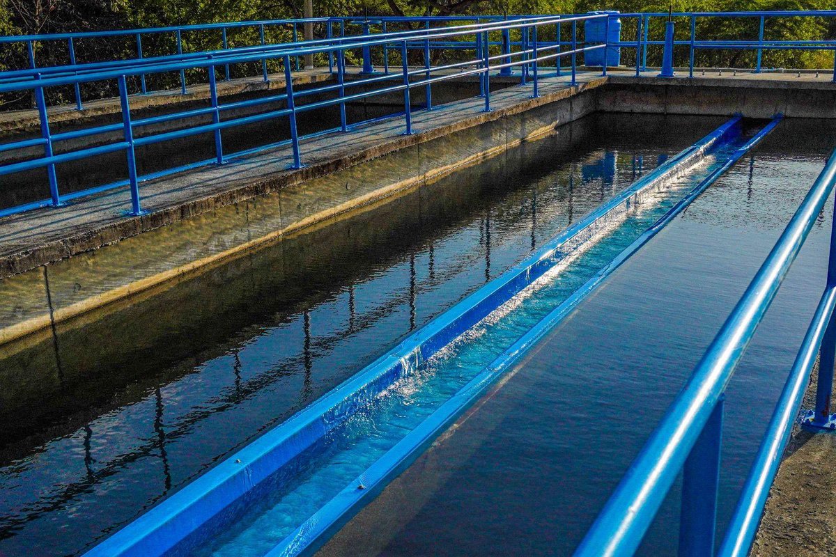 essmar_esp's tweet photo. #EssmarInforma que como consecuencia de las fuertes precipitaciones registradas en la parte alta de las cuencas de los ríos Piedras y Manzanares, se ha generado un incremento en los niveles de turbiedad del agua captada, lo cual ha afectado la operación de la PTAP Mamatoco.
Conoce los barrios con bajas presiones 👉🏻 https://t.co/z6K7YUgPcD