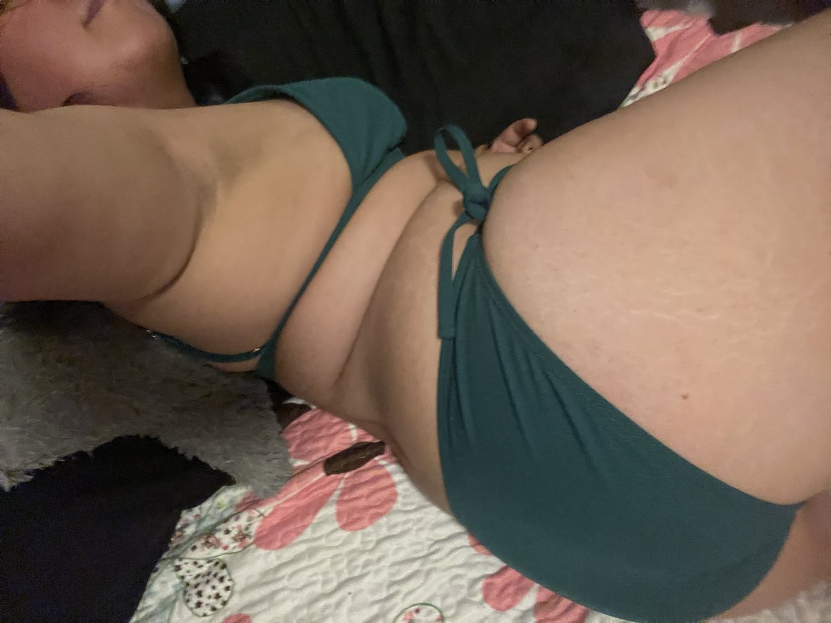 spicyhon's tweet photo. Got a new bikini 💚

More on my OF ~ https://t.co/uG4FPHtLEo