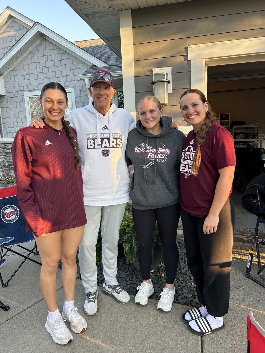 Mo State softball team and parents celebrating at our house on Saturday. What a FUN night!! Go Bears! 🐻 🥎