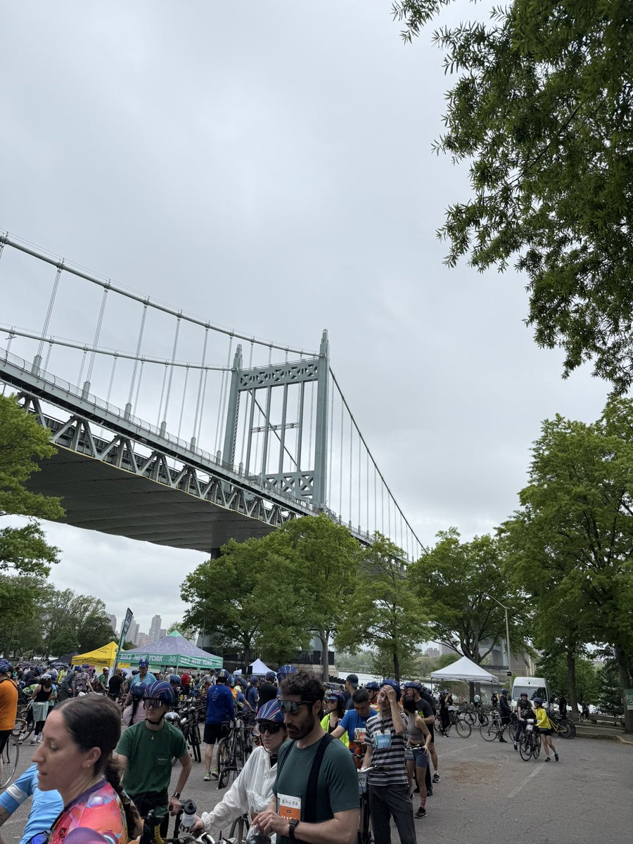 EspicheCarlos's tweet image. Yesterday, I participated in the #TDFBBT #fiveborobike event, biking 40 miles through NYC. It was a great experience of endurance and persistence. #cardiotwitter #cardiovascular #prevention #sports