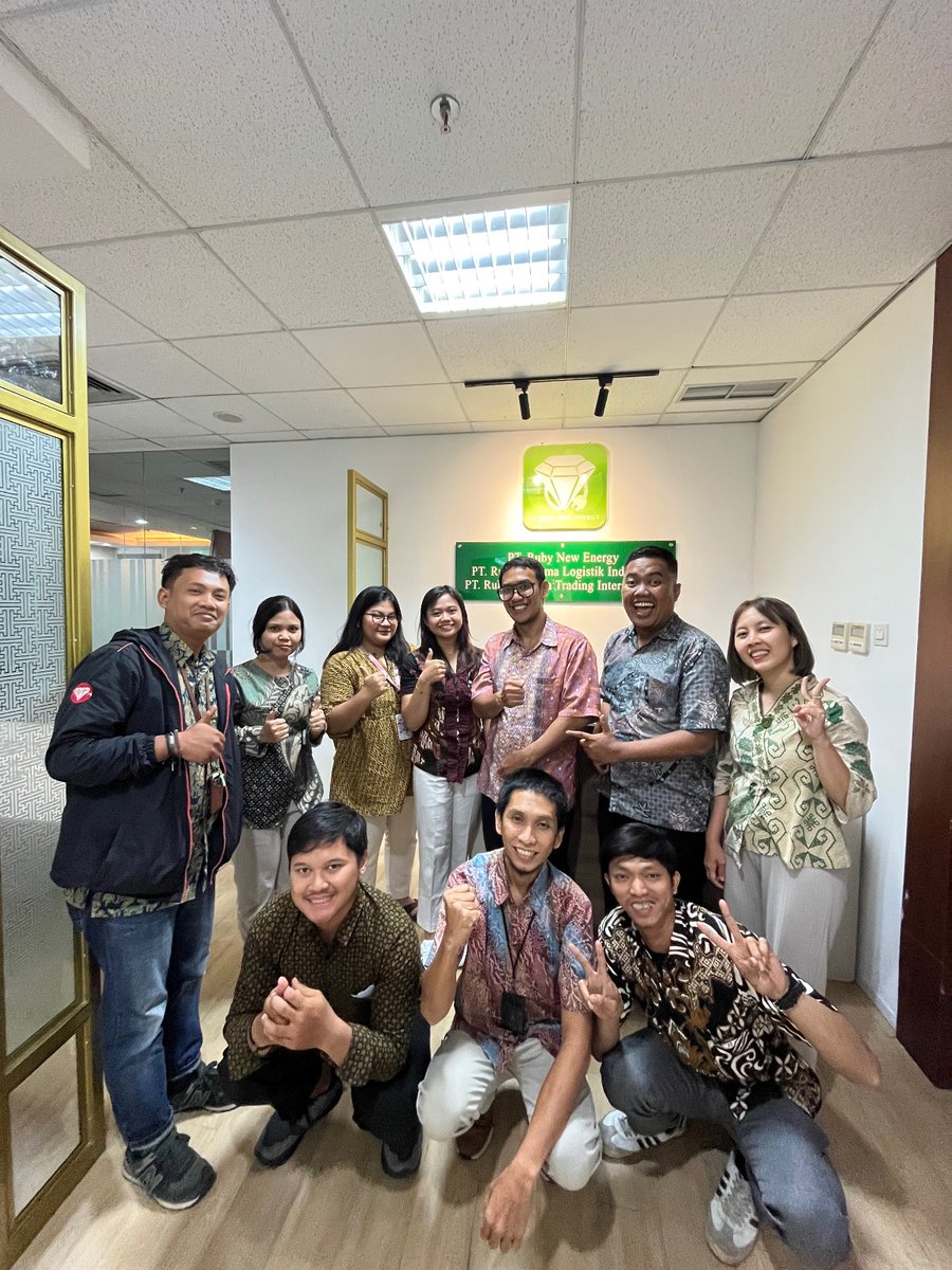Rubylogistik's tweet image. Pada 2 Maret 2025,Impor, Ekspor, dan Operasional Dept. PT Ruby Logistik Pratama Indonesia antusias mengikuti Coaching Clinic dengan pakar kepabeanan. Membahas &apos;Alur Data Dokumen&apos;, pengantar &apos;Manifest&apos;, tips praktis penggunaan Portal CEISA 4.0 #rubygroup #logistics #beacukai