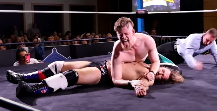 Planted_Pinned's tweet photo. Winning the wrestling fetish lottery... camera man in the perfect place at the perfect time to catch the perfect pin.
#pinfall #gayprowrestling https://t.co/jbWuL0C8vE