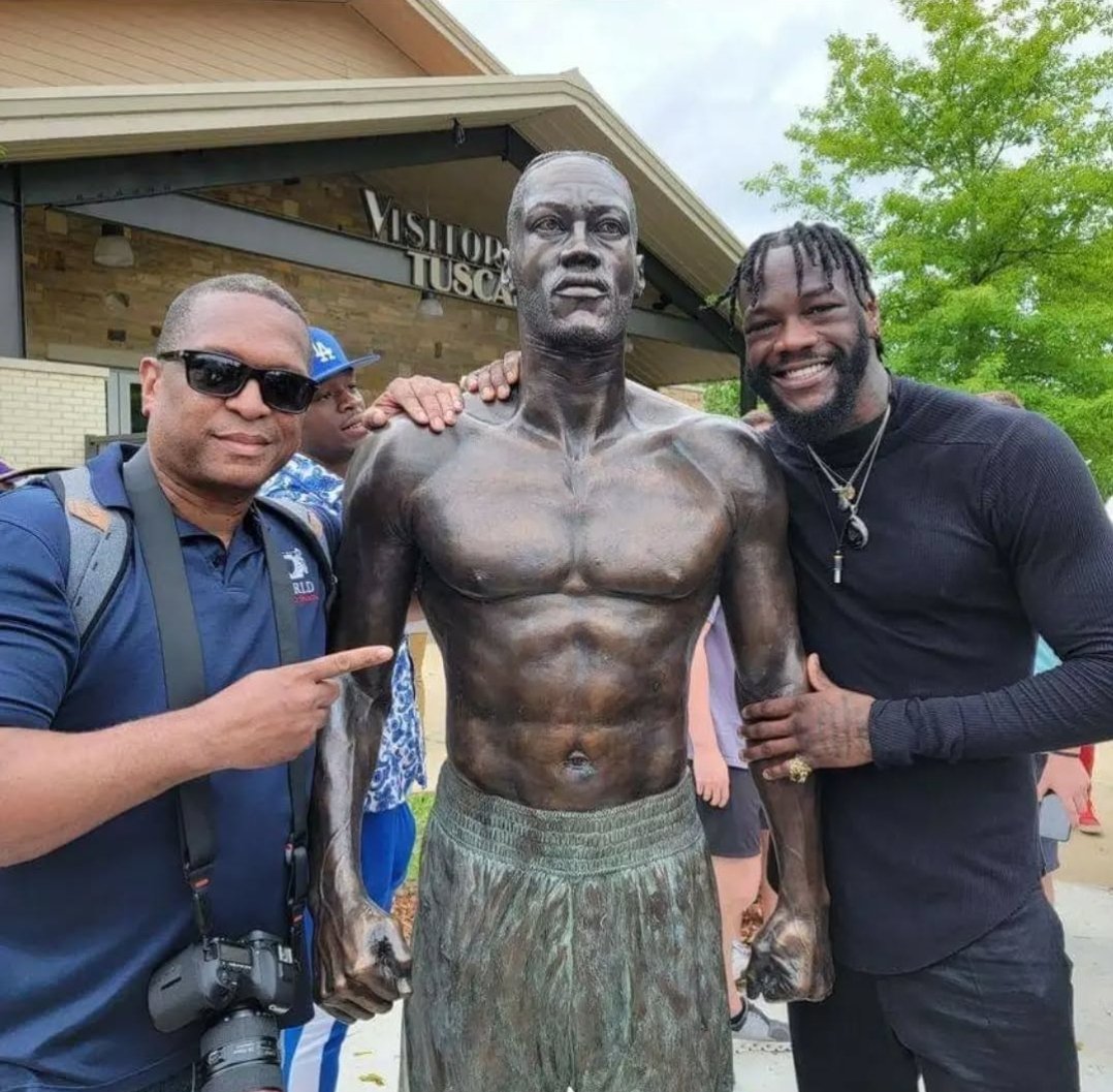 WorldCombatSpo1's tweet image. WBC Heavyweight King, on his return, will have fans tuned in for that righthand dynamite. 

#bombzquad