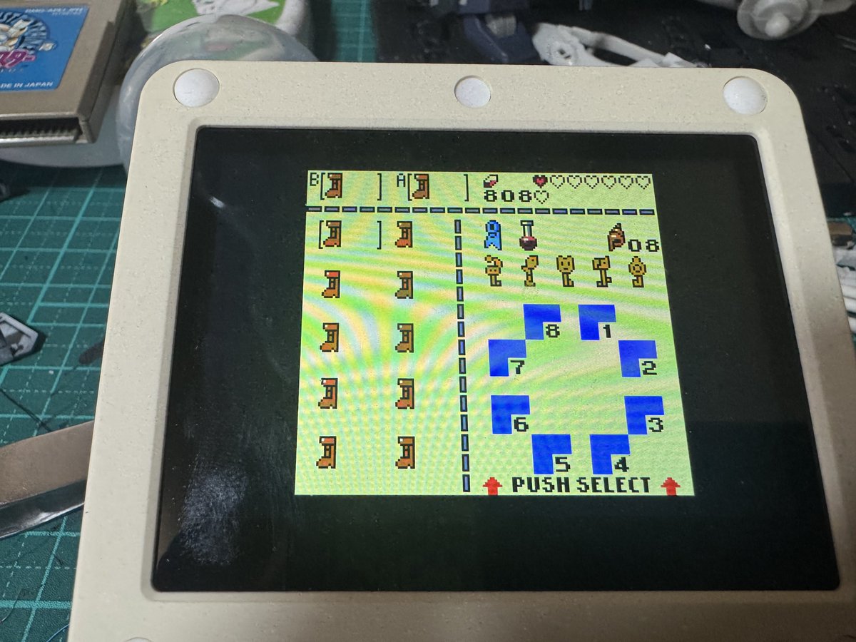 minamibe's tweet photo. ブリッジ回路を繋いで無事起動したと思いきや残ってたセーブデータを読み込んだらなんかいろいろ壊れてる🫠
データも消せないし新規にも作れない。これチップもやられてるのか…とりあえず保留で封印😗 https://t.co/MChYGXgAps