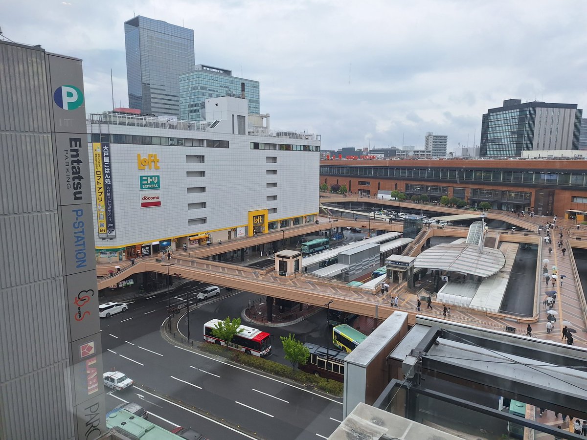 JozenjiSt's tweet photo. 5月6日(火)
こんにちは
#仙台 はくもりのち雨で12時10分までの最高気温は深夜0時23分観測の14.1℃ですが、正午前は12℃台で推移してて肌寒いですね
#今日の仙台 は #PARCO2 6階の #仙台東宝シネマ ロビーから雨の #仙台駅西口ペデストリアンデッキ 🤳
あと半日よろしくお願いします🙇♀️ https://t.co/TZZl0aW3Zx