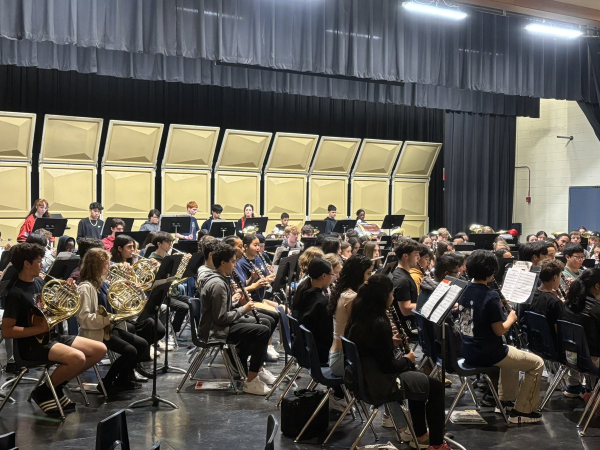 MusicAtSAC's tweet image. Wonderful morning creating music with our amazing hosts @BantingMusic. TY for keeping Arts Festival alive and connecting with feeder schools. #tvdsbarts