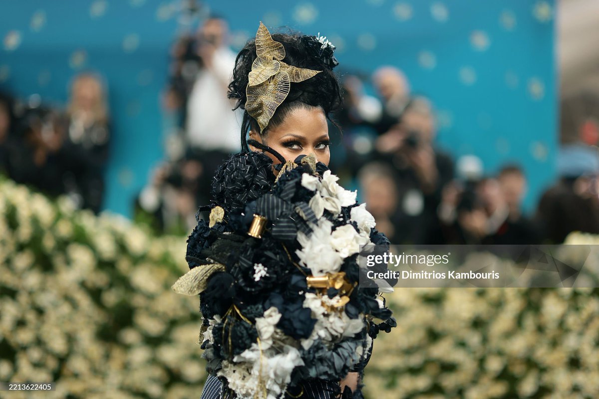 FlyAuntyNoKids's tweet photo. Nicki Minaj at The 2025 Met Gala Celebrating "Superfine: Tailoring Black Style" #NickiGala #NickiMet #TheMetGala2025 #TheMetGala #TheMet #MetGala @NICKIMINAJ https://t.co/dqyePny6uo