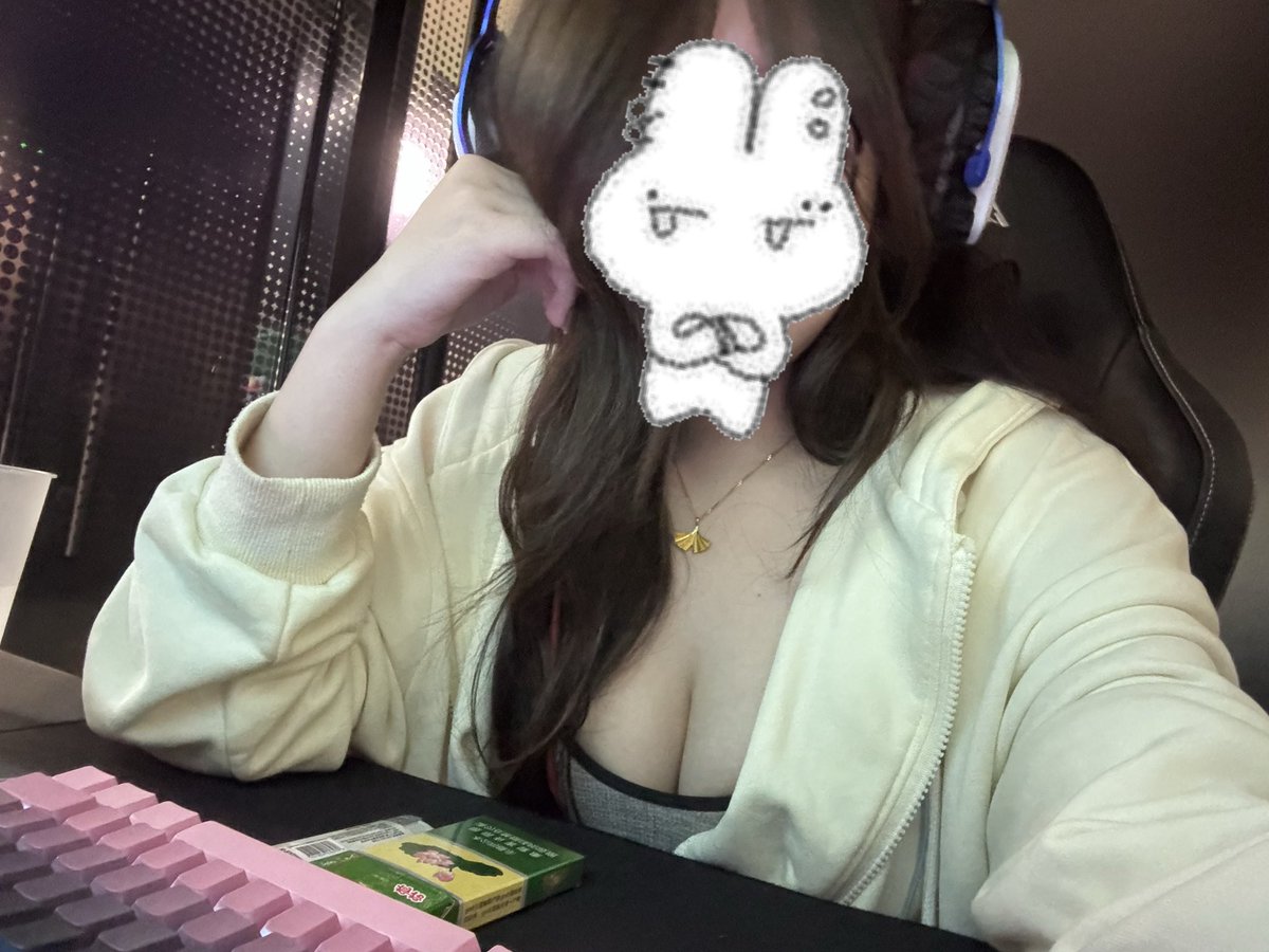 可怜小妞 tweet media