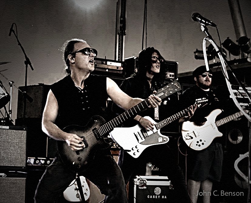 Joe Vitale Jr, Casey Ha, and Guy Snowdon of Ravenwood from September 13th, 2024 at Rockin on the River in Lorain, OH.

Photography by John C Benson

#rockband