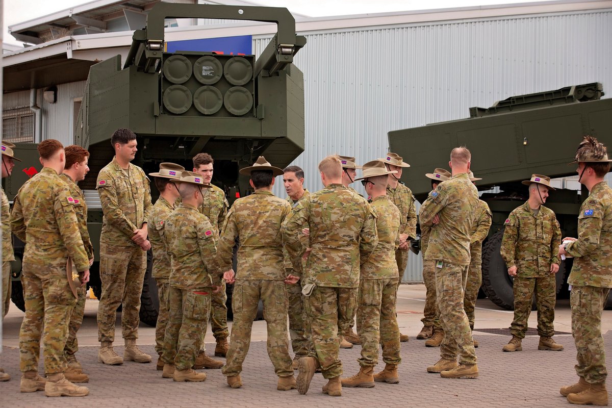 10 Brigade locked and loaded 💥💥💥 

Our newest Brigade has begun to receive its HIMARS and NASAMS weapons systems, able to strike targets more than 500km away.