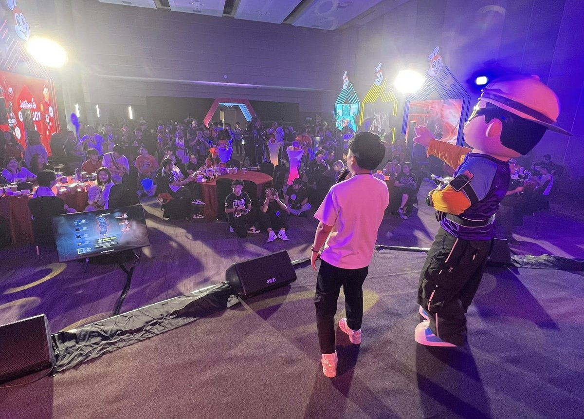 QUICCS | BITWARS tweet media