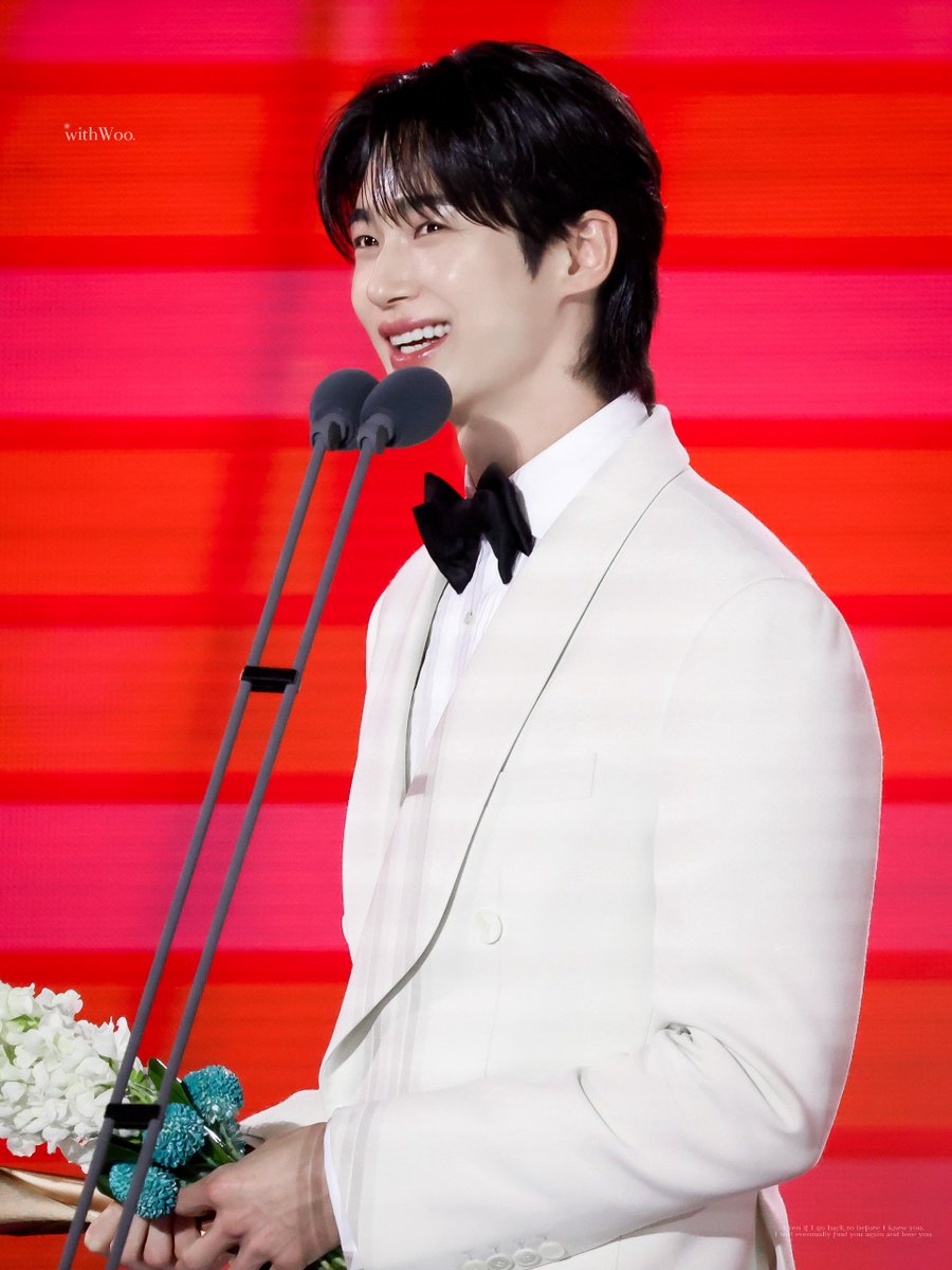 250505 백상예술대상 HQ
헤헤강쥐☺️

#변우석 #ByeonWooSeok