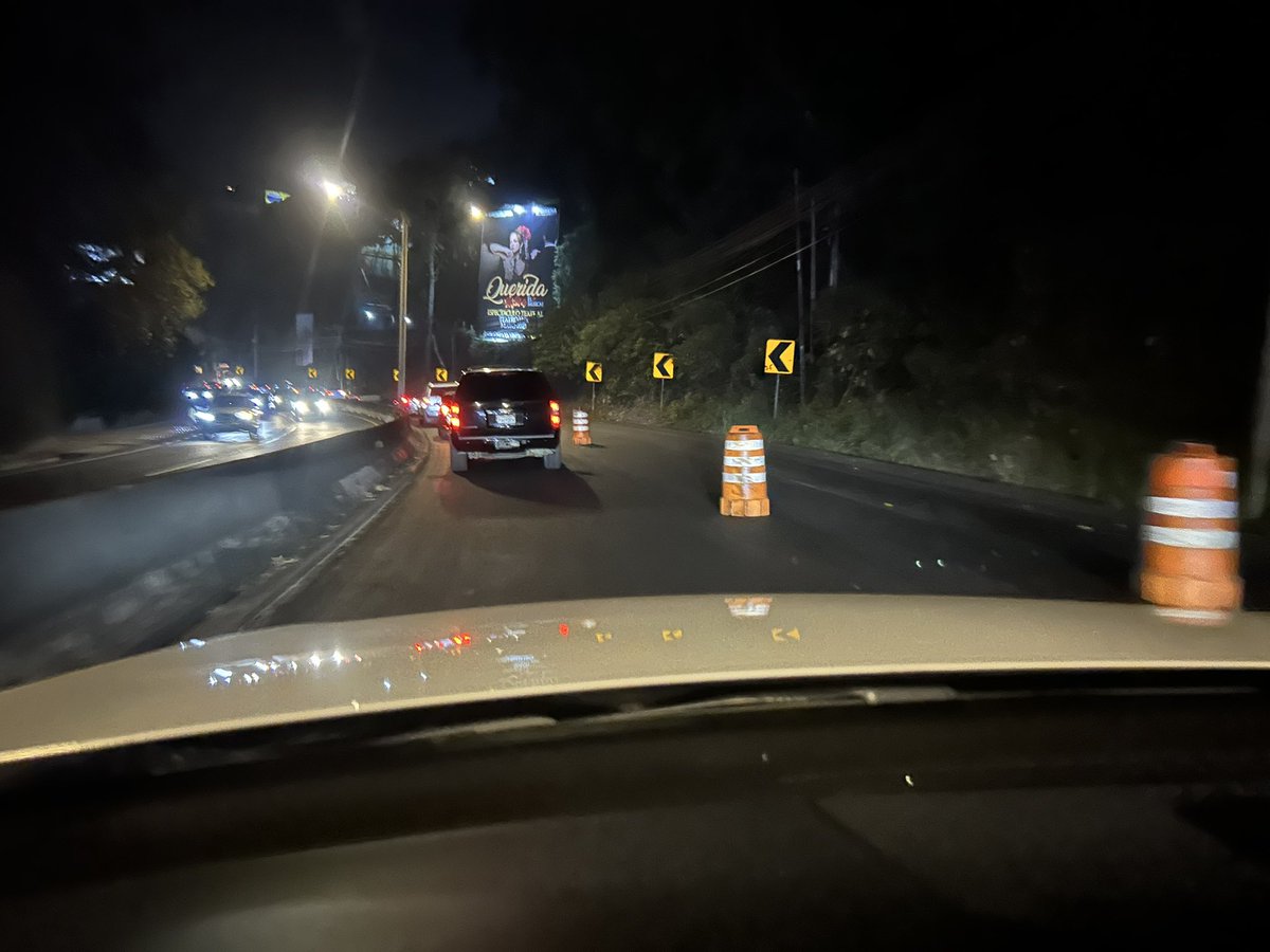 jl_merced's tweet photo. @ProvialOficial les informo que en el carril de entrada a la capital de Carretera a El Salvador después del Km.9 está cerrado un carril https://t.co/bc9tChMWNk