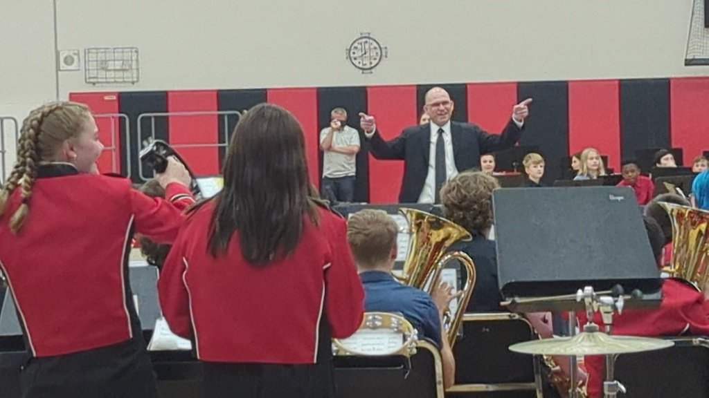ChannahonSD17's tweet photo. Mr. Becker was joined by current and former students, friends, and family for the final band &amp; choir concert of his illustrious 27 years in Channahon 17.  The students were incredibly impressive, and Mr. Becker invited all in attendance to "make a memory.". Bravo! 👏🏼👏🏼👏🏼 https://t.co/XJDXjVcCCC