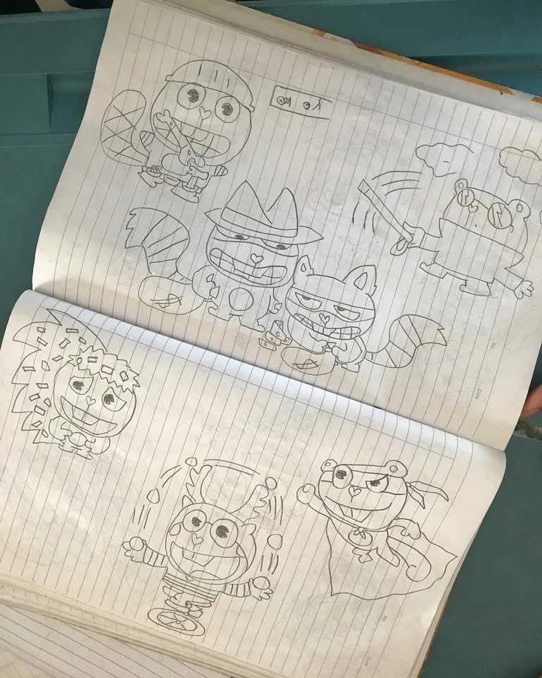 Salah seorang murid tahun 6 sy, akademiknya mungkin biasa sahaja, kelas terakhir tpi korang tgk lah bakat dia ni.. talented &amp; kreatif berseni .. dia boleh lukis kartun kegemarannya sebijik2.. 

kagum dgn beliau... 

Sumber : Haiqal Iskandar
