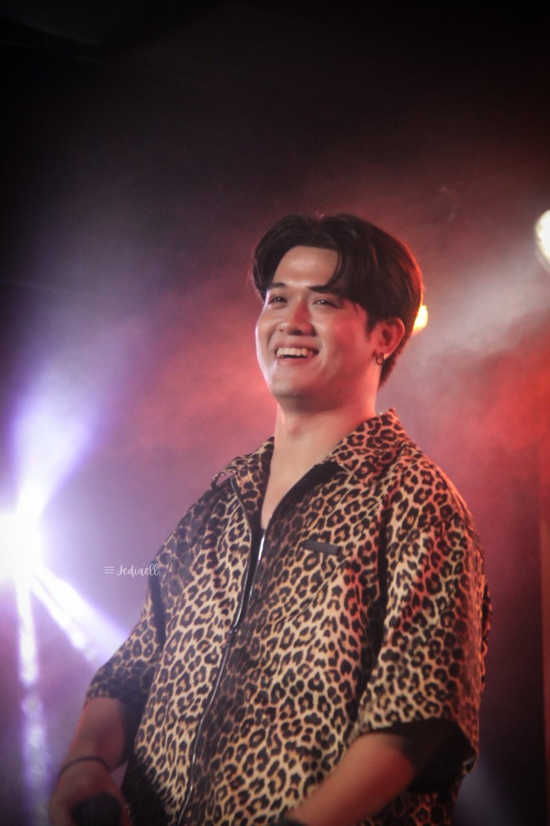 severinosaurus's tweet photo. 🗓️ 050425 • #PHP_CHRLS
📍Viva Cafe PH
Keep smiling, Kuya @xxivchrls!
PRESS HIT PLAY SUMMER SERENADE
@PressHitPlay #Press_Hit_Play #ASummerSerenade https://t.co/OKhPJZFuf2