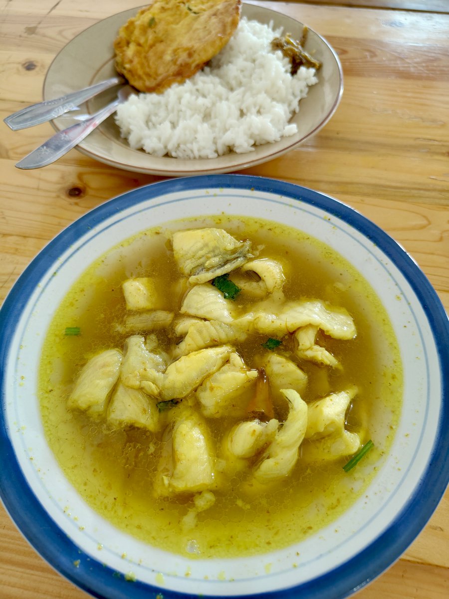 Widino's tweet photo. KULINER SEMARANG - Non daging 😅

Sayang ini foto-fotonya banyak di gallery kalo ga dibagikan.

Siapa tau bisa jadi referensi kalian klo bingung mau makan apa di Semarang tp ga mau makan olahan daging atau jeroan kek gw wkwk. https://t.co/YDPiG6KJ2c