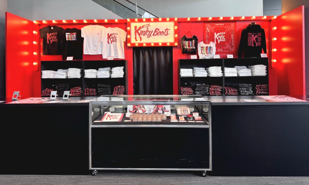 キンキーブーツ　パーカー 2025年最新】キンキーブーツ パーカーの人気アイテム - メルカリ