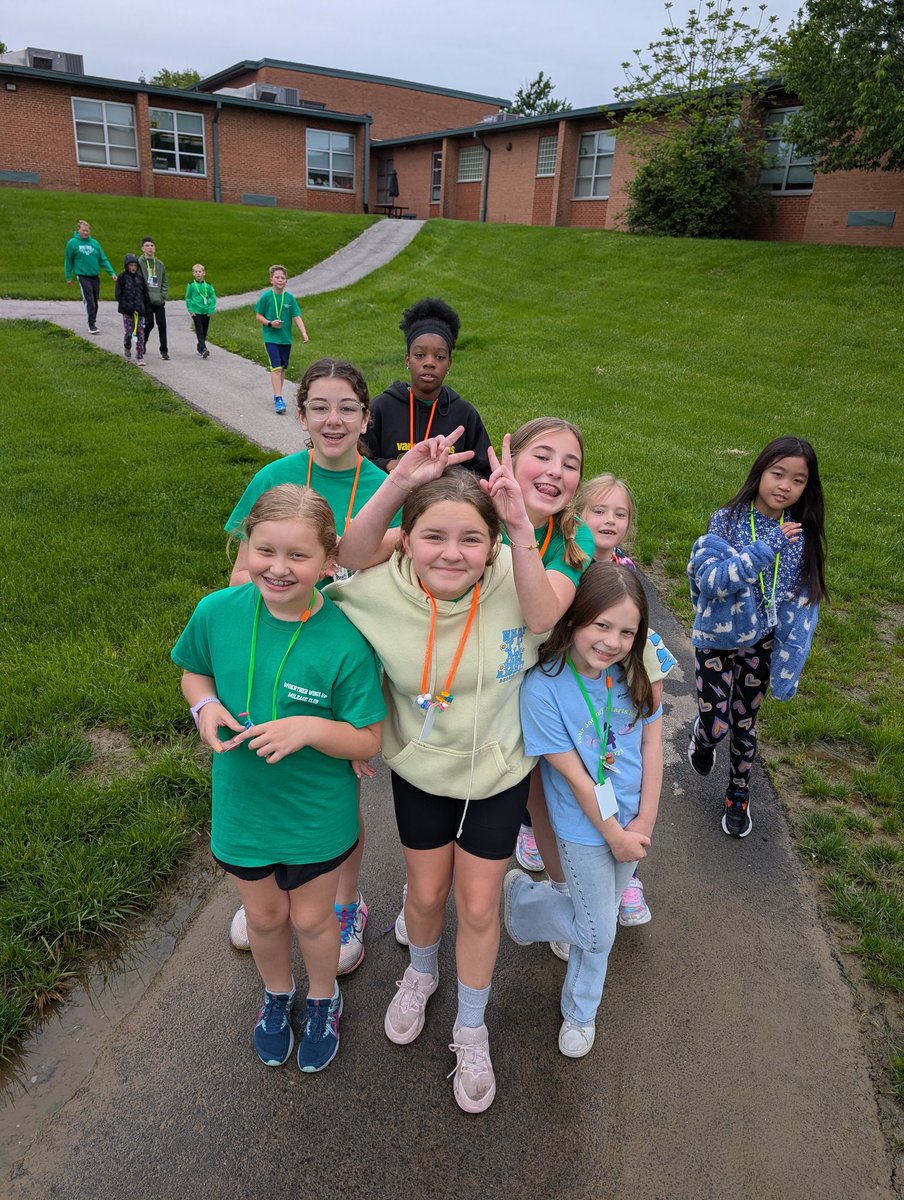 WoertherPE's tweet photo. Over 100 Woerther Wings ran more than 730 miles this spring! We had fun at Wings Up! being active and social before school! @WoertherElem @WoertherPTO https://t.co/ftXq5xoXig